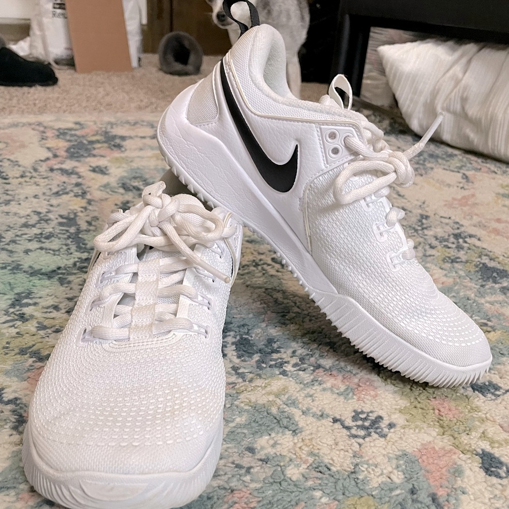 Nike Women's Zoom HyperAce 2 Volleyball Shoes white
